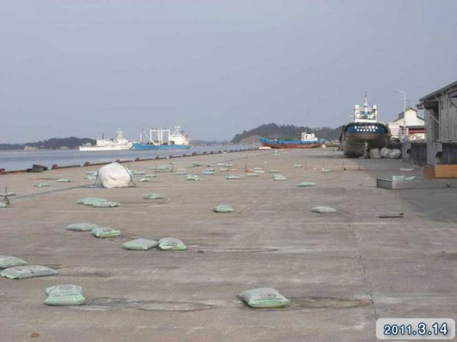 Damage / Harbor / Near quay of Shiogama port