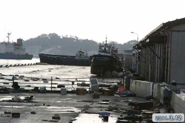 Damage / Harbor / Near quay of Shiogama port