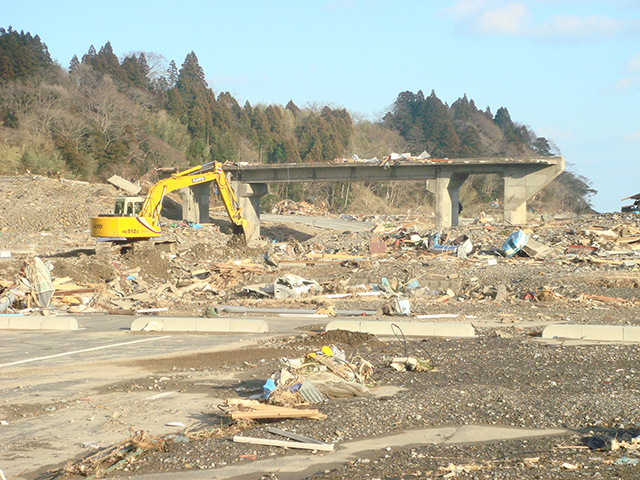 Bridge / Utatsuohashi Blowing away
