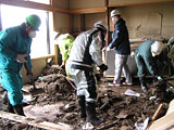 Iwate Noda Kuji 19 Apr, 2011 / Noda youth volunteer / Construction newspaper pulishing company