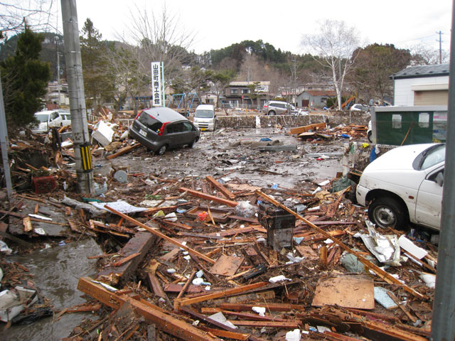 Orikasa area / Photograph of before and after earthquake / Yamada commerce and industry hall