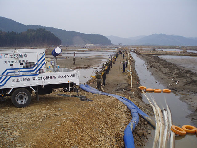 Drainage pumper / Japan Self-Defense Forces Search