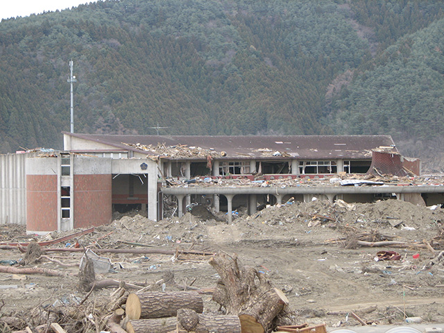 新町裏 被害 学校